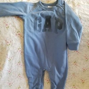 Baby winter warmy onesie size 6 to 12